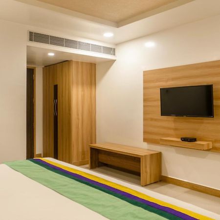 Treebo Golden Swan Pammal Hotel Chennai Exterior photo