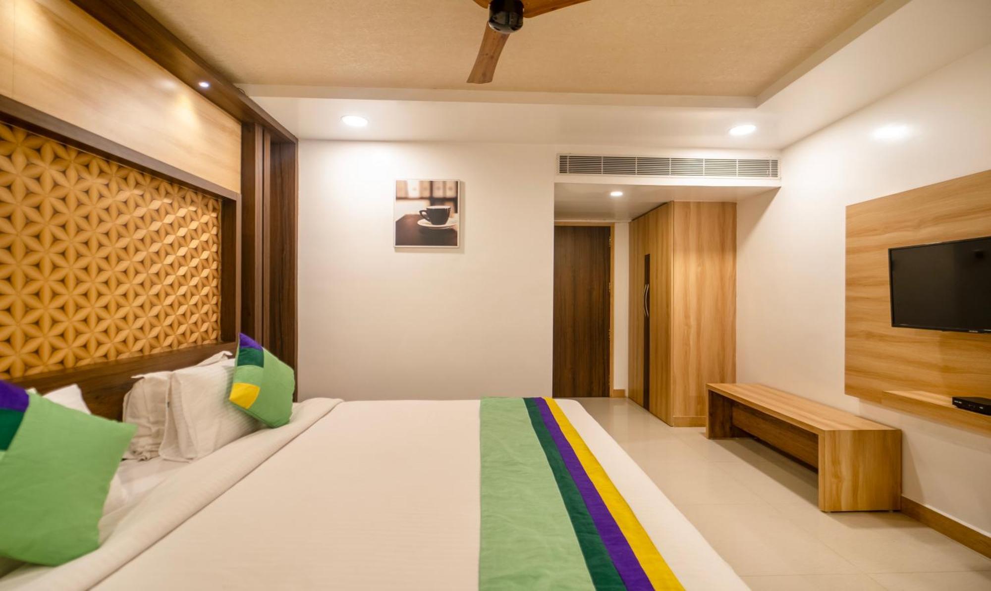 Treebo Golden Swan Pammal Hotel Chennai Exterior photo