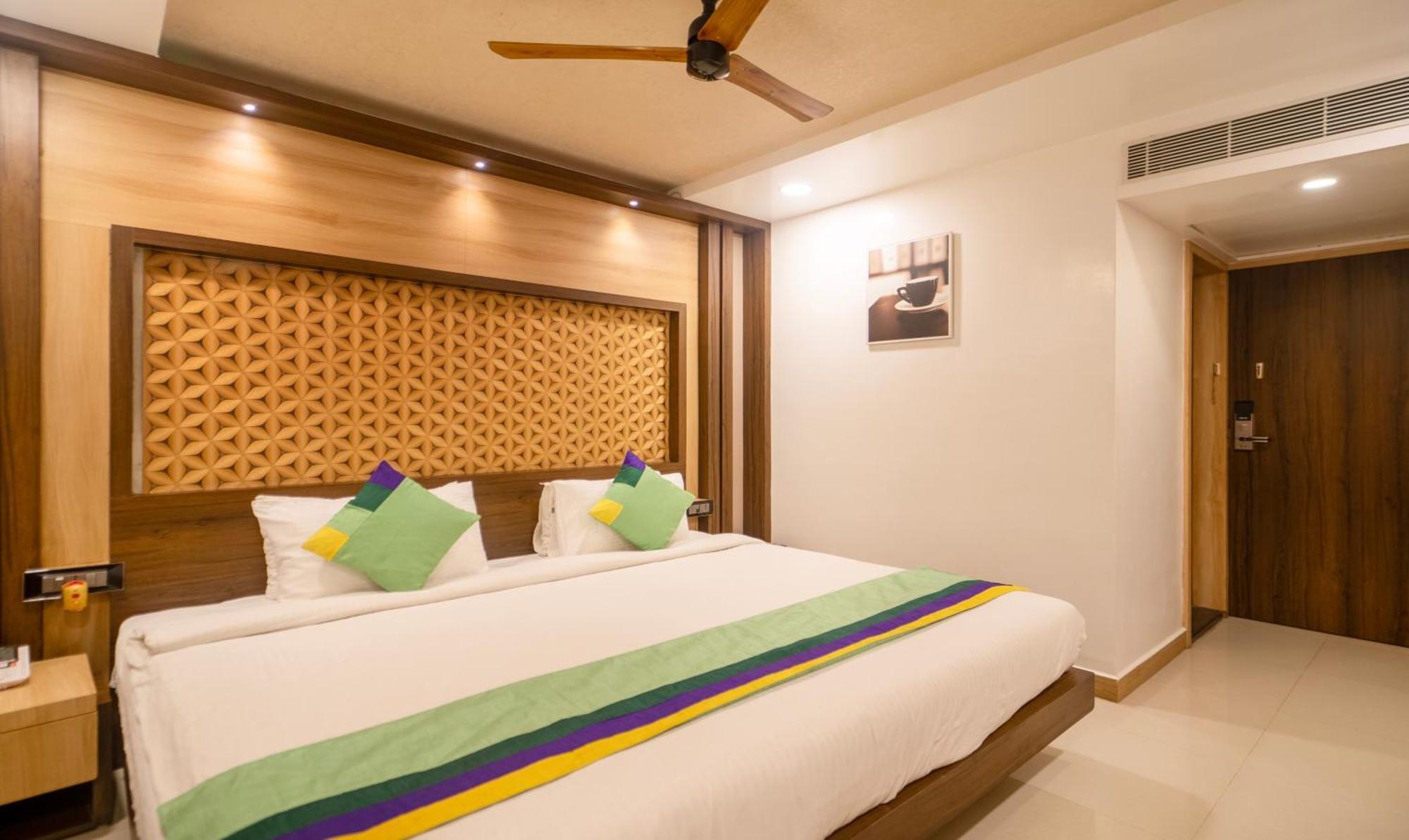 Treebo Golden Swan Pammal Hotel Chennai Exterior photo