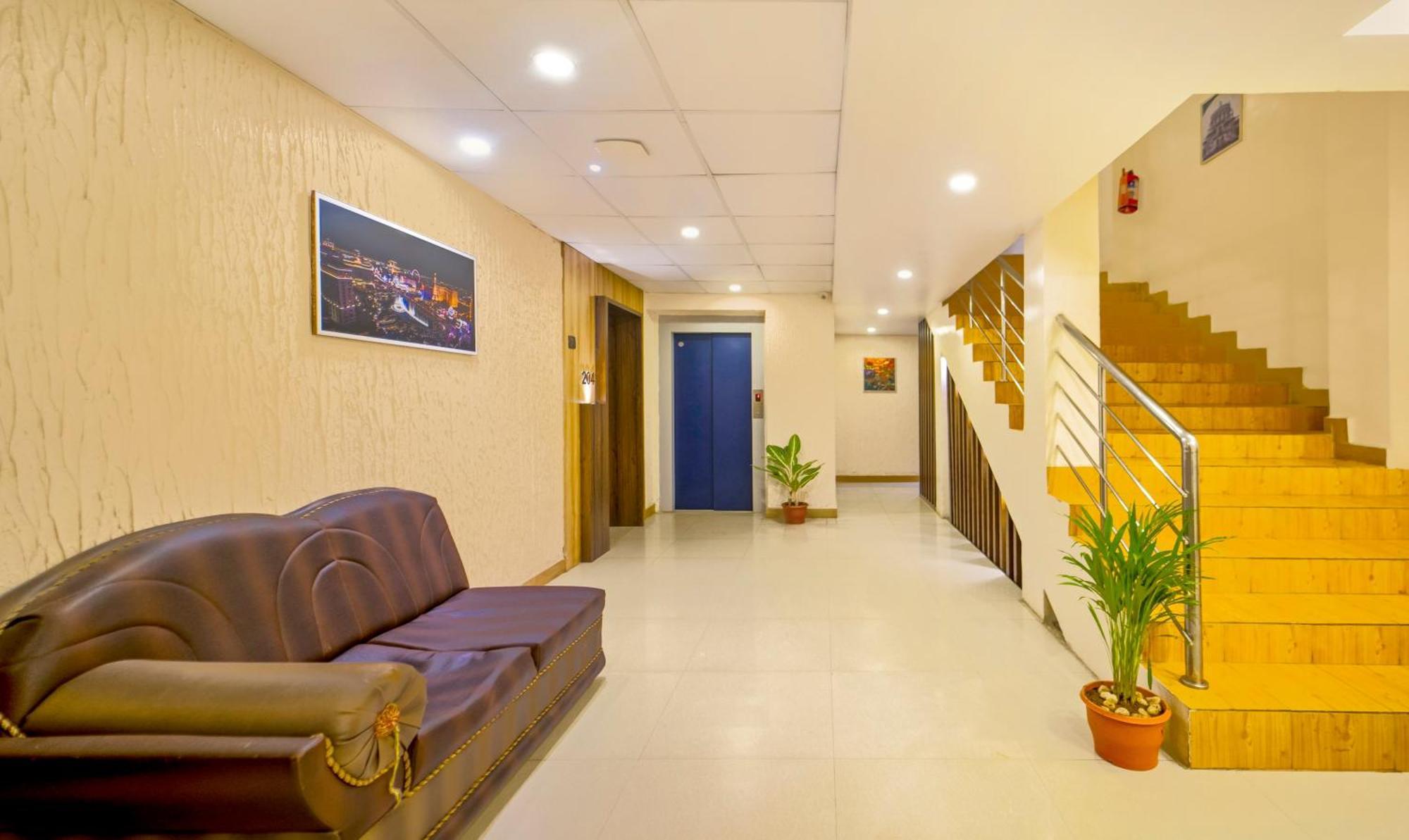 Treebo Golden Swan Pammal Hotel Chennai Exterior photo
