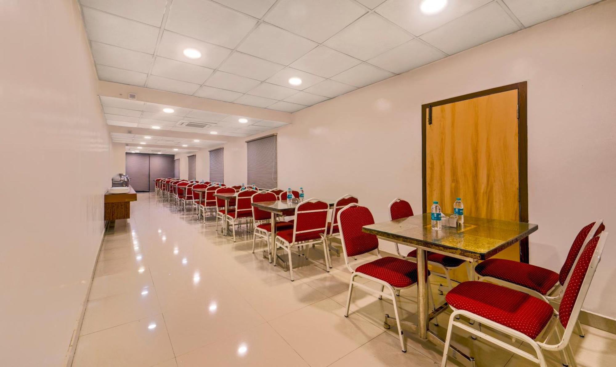 Treebo Golden Swan Pammal Hotel Chennai Exterior photo